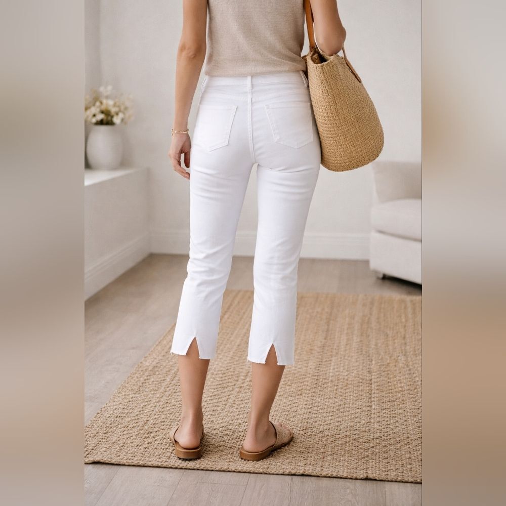 Liverpool White Gia Glider Crop Jeans 4/27 Cropped Pull On Slim Straight Cut Out